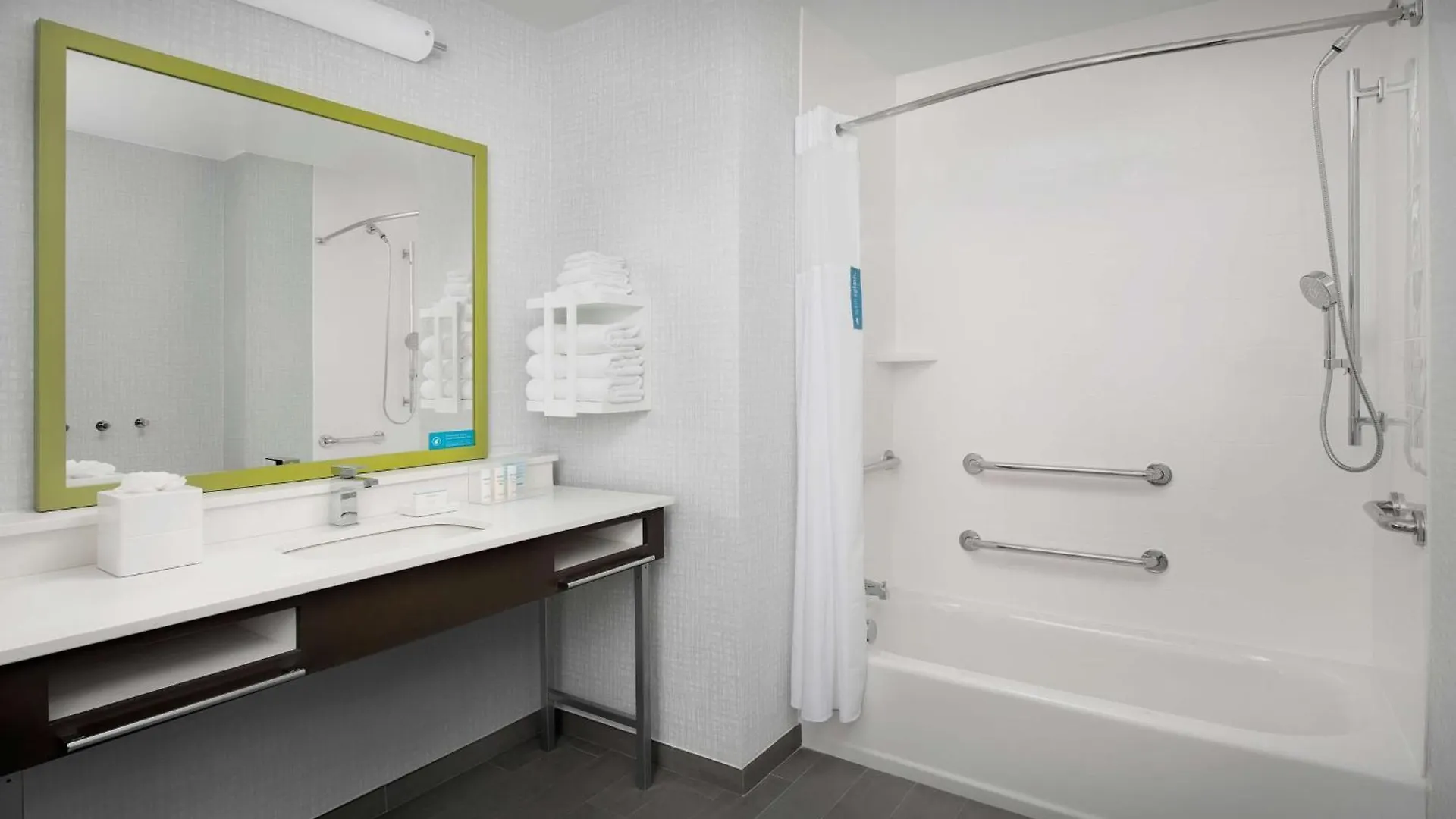 Hotel Hampton Inn & Suites Charlotte Airport Lake Pointe